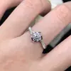 Anel de Prata 925 Moda Beijo de Anjo Diamante de Alto Carbono, Estilo Pedida Anel de Diamante Feminino Banhado a Ouro 18K Joias Atacado