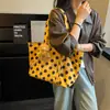 Bolso de Lona de Lunares de Nicho para Mujer 2026 Nuevo Bolso de Mano de Gran Capacidad Bolso de Hombro Moderno Estilo Casual Bolso Tote para Viaje