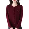 Elegante abrigo de otoño para mamás, nueva colección 2026, suéter de moda para otoño e invierno, cárdigan de punto adelgazante y rejuvenecedor para mujer