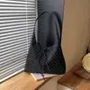 Lujo discreto de alta gama, bolso de axila de nicho para mujer, nueva colección de verano 2026, un bolso tote de hombro moderno y exquisito, perfecto para ir al trabajo