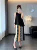 Saia Midi de Estampa de Bolinhas e Leopardo com Personalidade Plissada Miyake Estilo Miyake Casual Versátil Elástica Emagrecedora com Caimento Meia Saia