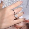 Anillo con Moissanita Redonda de 3 Quilates y 9.0 mm de Yuntong Jewelry para Mujer, Anillo de Compromiso Versátil para Apilar, Moda Estilo Francés