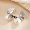 Pendientes Colgantes de Perla Redonda de Aguja Plateada Transfronterizos Europeos y Americanos, Pendientes de Lujo Ligero de Gama Alta, Pendientes Versátiles Simples y a la Moda para Mujer