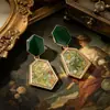 Novos Brincos de Coração com Flor Incrustada de Diamantes Verdes, Modernos e Personalizados para Mulheres, Frescos, Doces e de Luxo Leve, Atacado