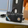 Tendencia de Moda Transfronteriza Europea y Americana Bolsa de Viaje Bolso Versátil Bolso de Hombro Cuero Genuino Bolso Tipo Cojín Boston Guangzhou