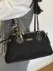 Yue Zi 2026 Bolso de Hombro Nuevo de Principios de Otoño Elegante Versátil para el Trabajo Bolso de Mano de Moda Casual Bolso Cruzado