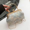 Bolso de Textura de Seda Antigua para Mujer 2024 Primavera y Verano Nuevo Fresco Hada Elegante Bordado Cadena Concha