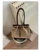 Bolsa de camurça simples e retrô para mulheres, nova coleção 2026, bolsa de ombro de grande capacidade para o dia a dia, com um design de tote descontraído e estiloso