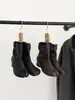 Botines cortos de estilo coreano con puntera dividida para mujer, nueva moda 2026, aumento de altura interior, punta cuadrada, caña ancha, botines plisados, aumento de altura de 7 cm, botines marrones
