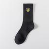 Calcetines para hombre, otoño e invierno, nuevos calcetines blancos y negros, modernos, absorbentes del sudor, deportivos, bordados, hasta media pantorrilla, calcetines de algodón para mujer.