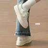 Zapatos de lona con plataforma gruesa para mujer, zapatillas blancas que aumentan la altura, nuevo modelo de otoño 2026, transpirables, adecuados para combinar con faldas, zapatillas casuales con estampado de estrellas para estudiantes