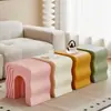 Mesa Lateral de Sofá para Uso Doméstico, Banco para Trocar Sapatos na Sala de Estar, Mesa de Centro Simples Moderna em Formato Ondulado, Mesa de Cabeceira, Design Ondulado Estilo Creme