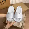 Chinelos Estrelados para Mulheres, Venda Quente Transfronteiriça, Aumentam 5cm de Altura, Toque Super Macio, Adequados para Uso Externo, para Pessoas Baixinhas, com Detalhes de Rebites, Chinelos de Praia