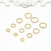 Anel aberto torcido de cobre banhado a ouro 18k com retenção de cor e anel plano gravado para pulseira de cristal DIY, acessórios de conector aberto