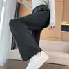 Pantalones casuales nuevos 2026 con patrón de espiga color blanquecino, pierna recta, corte holgado, estilizan, estilo otoño e invierno, forrados de polar, versátiles, con un ambiente relajado