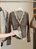 Design elegante torcido, blusa de renda com decote V, estilo duas peças falsas, nova coleção de outono feminina, acinturada, modeladora, de manga longa, blusa pura e elegante