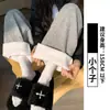 Pantalones grises suaves de corte slim para mujer, nuevo estilo otoño 2026, holgados y estilizan, para figuras petite, en un estilo casual y suave