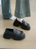 Sapatos loafer de sola grossa com aumento de altura estilo francês para mulheres, novo modelo primavera e outono 2026, sapatos Mary Jane de couro versáteis estilo retro britânico