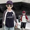 Camiseta de outono masculina com retalhos tricolores, nova 2026 estilo coreano moderna cool streetwear camada base blusa de puxar