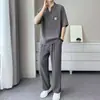 Conjunto Casual de Dos Piezas de Lujo Ligero de Verano al por Mayor Delgado de Moda Cuello en V Manga Corta Seda de Hielo Sensación Fresca Conjunto Elástico para Hombre