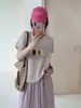 Camiseta Feminina Slim Fit Versátil de Algodão Macio com Estampa de Flocos de Neve Estilo Coreano, Manga Curta, Pronta Entrega para Atacado, Mais Vendida em Lojas Físicas Populares