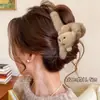Pin de tiburón de peluche de dibujos animados, un pasador de pelo de tamaño grande y alta gama para crear peinados elaborados, una pinza de pelo de garra para mujer, un delicado accesorio para el cabello