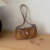 Bolso pequeño exquisito y moderno para mujer, nuevo bolso cruzado versátil de moda 2026, bolso de hombro popular para otoño e invierno, bolso cuadrado pequeño