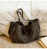 2026 Verano Nuevo Bolso Tote de Gran Capacidad Estilo Escolar Bolso de Hombro Único Personalidad a la Moda Bolso de Mano con Estampado de Leopardo Retro Tendencia