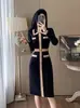 Vestido suéter de punto coreano para mujer, nuevo estilo francés para otoño e invierno, entallado en la cintura, capa base, vestido largo hasta la rodilla
