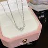 Libro Rojo Venta Caliente Explosivo Joker Exquisita Cadena para Clavícula Sencillo Temperamento Femenino Lujo Ligero Alto Sentido Acero de Titanio Collar Venta al por Mayor
