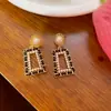 Pendientes de Plata Elegantes con Calado Geométrico Cuadrado y Perla Pendientes Retro Pequeños con Aroma Pendientes Elegantes de Moda de Nicho para Mujer