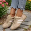 Zapatillas de entrenamiento retro alemanas transfronterizas para mujer, zapatos casuales de suela plana con bloques de color, zapatillas versátiles con cordones estilo europeo y americano, listas para exportación