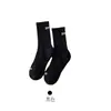 Calcetines Zhuji para Hombre Otoño e Invierno Engrosados Cálidos, Desodorantes, Absorbentes de Sudor y Transpirables Calcetines Deportivos de Largo Medio Calcetines de Pareja Modernos