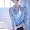Camisa tipo polo a rayas azules y blancas súper bonita y hermosa estilo coreano para mujer, nuevo estilo 2025 para mujeres con sensación de lujo accesible