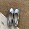 Zapatos de boda planos rojos estilo francés, zapatos de mujer, nuevo modelo de verano 2026, zapatillas de ballet plateadas con lazo