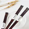 Nuevos palillos de madera de estilo japonés de primera calidad con una flor dorada y un cuerpo entero de hilo, vajilla de estilo japonés para el hogar.