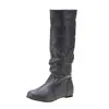 Botas planas de media pantorrilla de talla grande transfronterizas europeas, nuevo estilo otoño e invierno 2025, botas de montar de pantorrilla alta plisadas con punta redonda para mujer