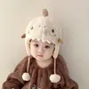 Touca de Bebê Outono e Inverno Touca de Pelúcia para Bebê Menino Fofa Super Fofa Touca com Proteção para Orelhas Outono e Inverno Quente à Prova de Vento Touca de Puxar