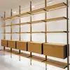 Estantería de exhibición de sistema de columnas minimalista italiano del mismo modelo de Poliform, armario abierto para vestidor