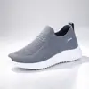 Sapatos Casuais Slip-on de Primavera e Verão para Atacado Sapatos Baixos para Homens Estilo Comércio Exterior Sapatos Masculinos Abertura em Meia Flyknit Respirável Sapatos Esportivos