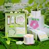 Vela de aromaterapia con flores alegres, estilo único, ideal para regalar en cumpleaños, ceremonias y bodas.