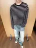 Camiseta Larga Versátil con Cuello Redondo de Ins Literarios para Hombre Primavera y Otoño Retro Americano Rayada Holgada de Manga Larga Casual Versátil