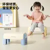 Banquito pequeño para niños para uso doméstico en la sala de estar, apilable, banquito de plástico engrosado para cambiarse los zapatos, banquito antideslizante para baño de bebé, baño y lavado de manos