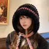 Gorro de Lã Tricotado com Bola de Borla Vermelha para Viagem Ocidental de Sichuan para Mulheres, Outono e Inverno, Viagem de Dia Nacional, Chapéu de Tricô Vazado para Pastagem