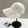 Sombrero de Pescador Bordado con Flores para Mujer Verano Ala Ancha Versátil Protector Facial Sombrilla Pequeña Sombrero Protector Solar Colgable Máscara Gorra de Pescador con Pico de Pato