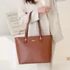 Bolso de Cadena de Moda para Viajes 2025 Acolchado Versátil de un Solo Hombro Cruzado para Mujer Bolsos Pequeño Retro de Mano
