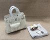 Bolso Birkin de 25 cm en Piel Cargo-Swift con Bolsillo Interior de Lona y Correa de Hombro de Puntos (M06Bk)