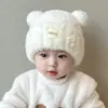 Chapéu de Bebê Inverno Bonito Bebê de Um Mês Menino e Menina Chapéu de Pelúcia Outono e Inverno Chapéu de Lã de Bebê Espessado Chapéu Tricotado