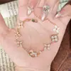 Artículo Popular de Xiaohongshu: Pulsera Elegante con Patrón de Rombo de Diamante Completo del Año del Caballo Versátil Exquisito Collar del Año del Caballo