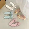 Los colores de moda añaden vitalidad al hogar.